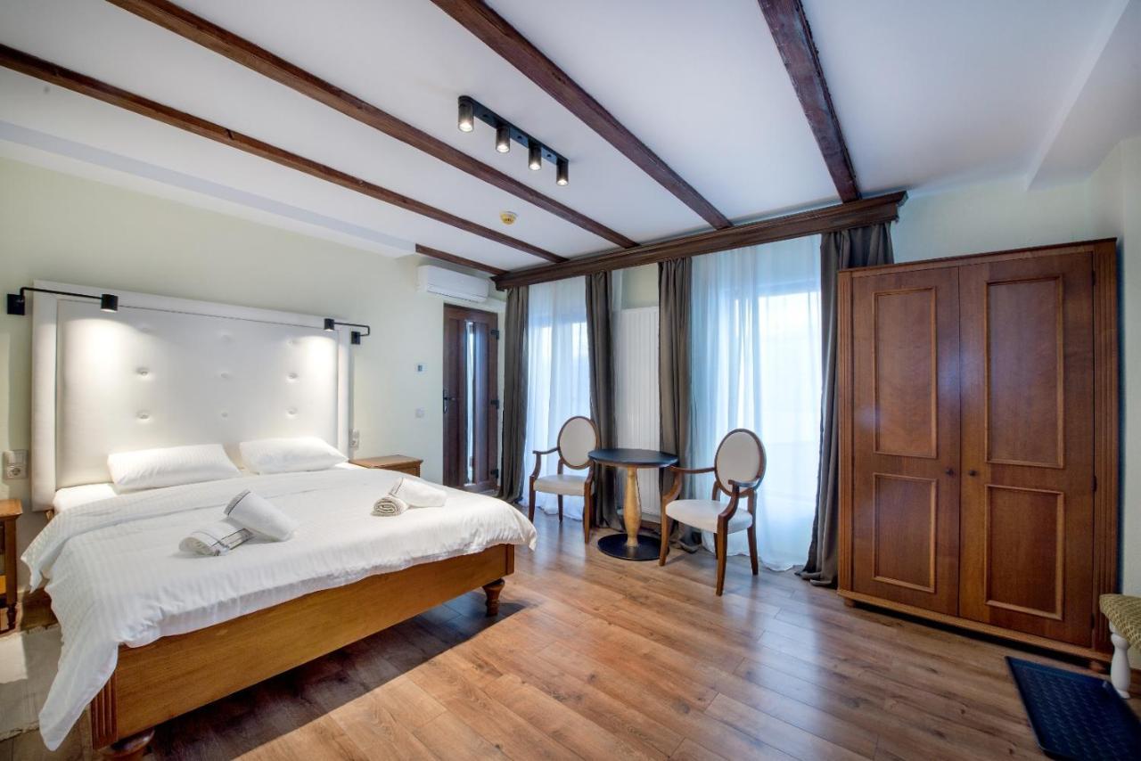 Old Town Cataleya Hotell Sibiu Exteriör bild